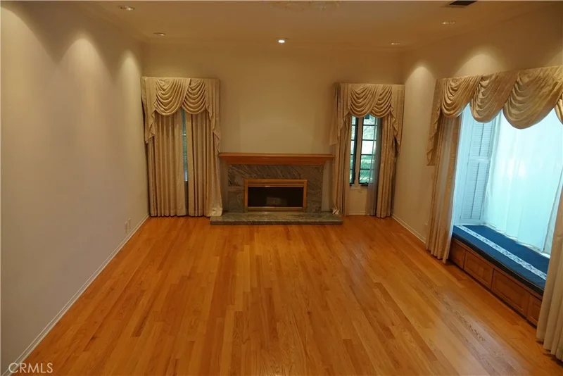 Photo 2 of 1200 Oakwood Drive