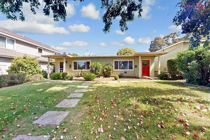 Photo 2 of 1250 Stafford Street
