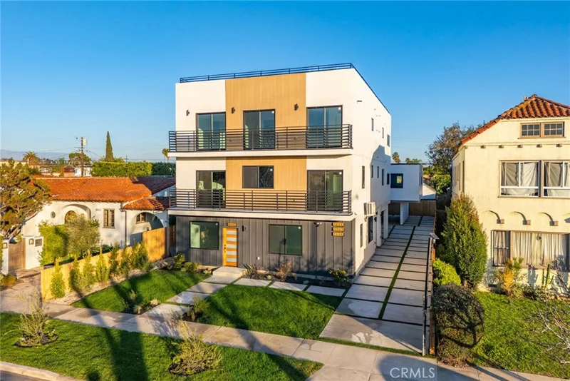 1658 Hayworth, Los Angeles, CA 90035