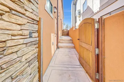 2636 38 Strand Way photo 2