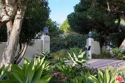 1115 W Palos Verdes Drive photo 2