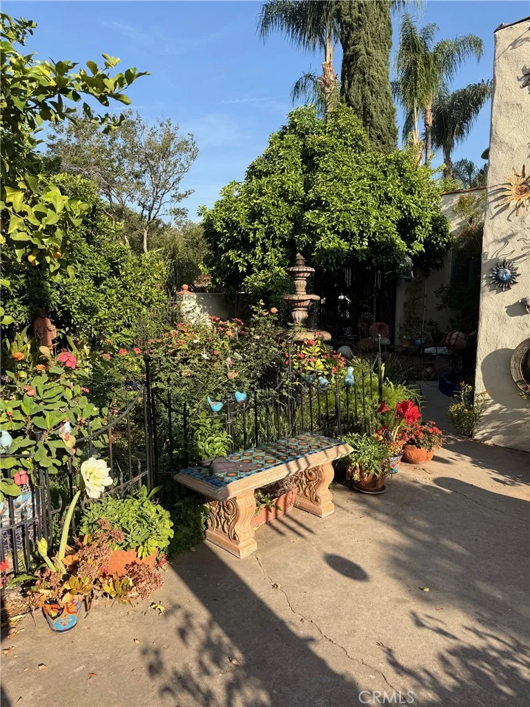 399 W Alexander photo 2