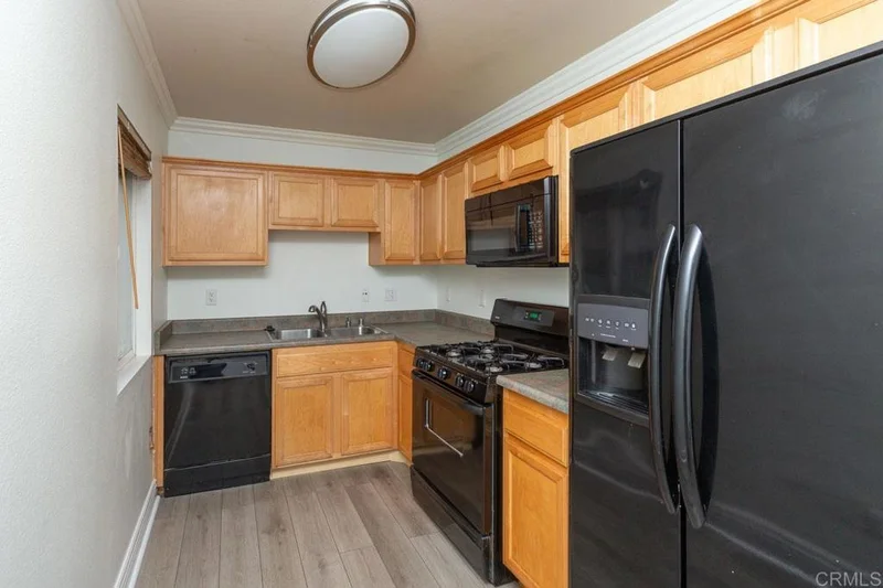 1160 E Lexington Avenue 3 photo 2
