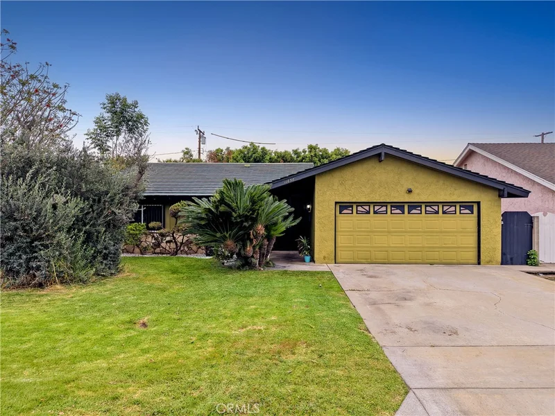 11858 Haro Ave photo 2