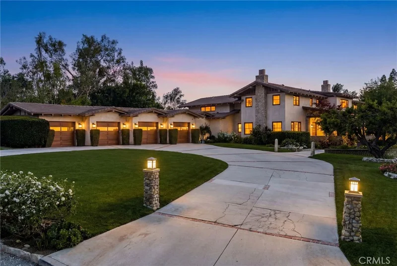 Photo 2 of 1688 Dwight