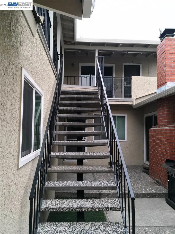 Photo 2 of 1581 Mendenhall Drive