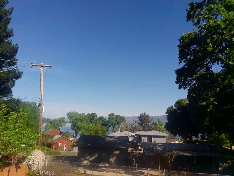 6537 Forestview Dr photo 2