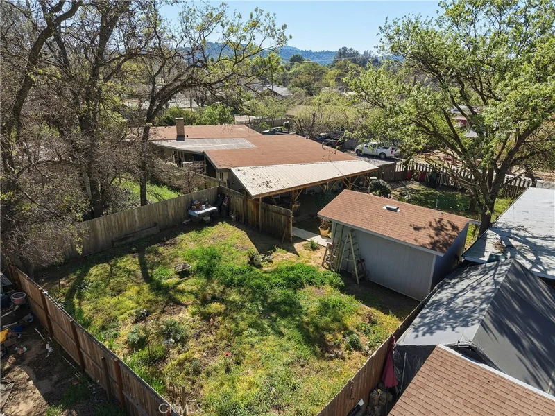 3676 Madrone photo 2