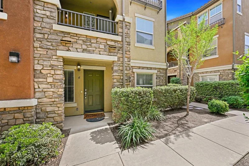 8806 Appleblossom 6, Santee, CA 92071