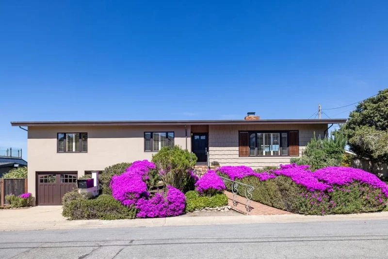 1130 Beacon Avenue, Pacific Grove, CA 93950