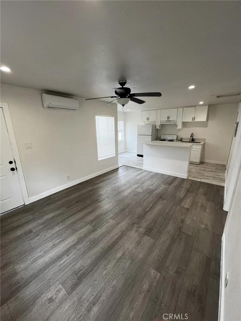 4518 S Normandie Avenue 3/4 photo 2