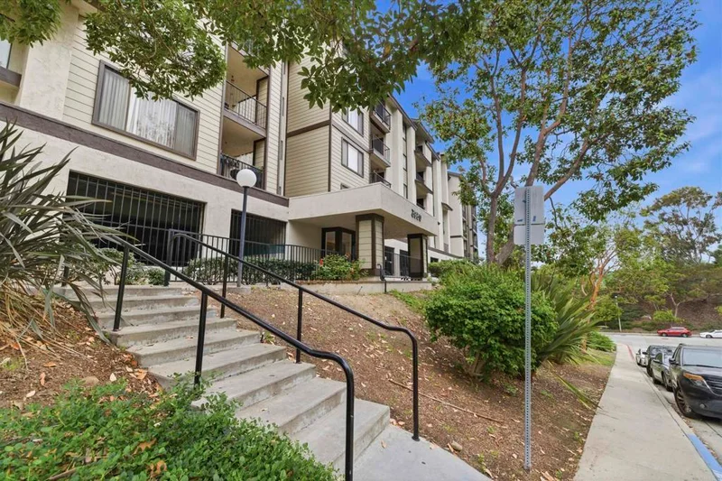 3980 Faircross Place 24 photo 2