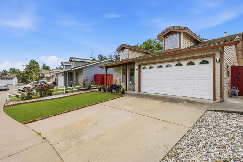 Photo 2 of 4514 Whimbrell Court