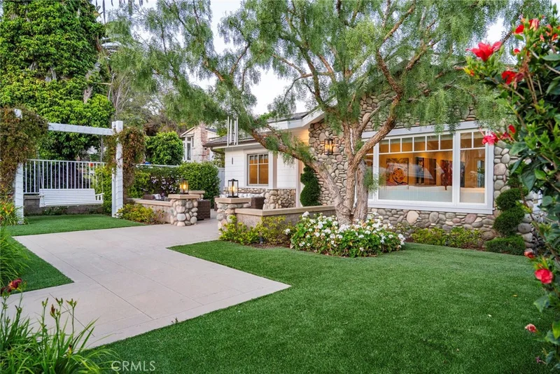 461 Poplar Street, Laguna Beach, CA 92651