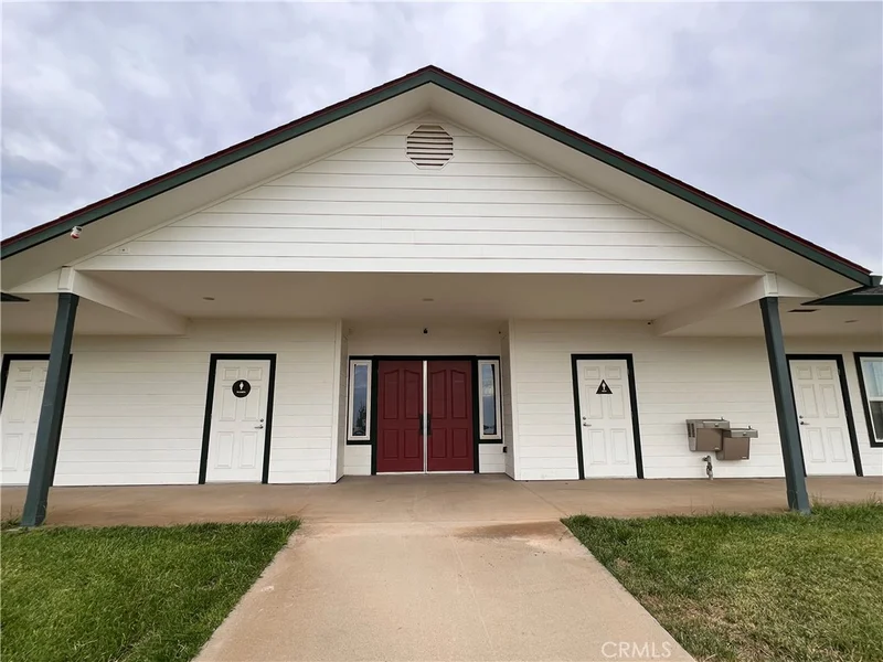 4505 Foothill photo 2