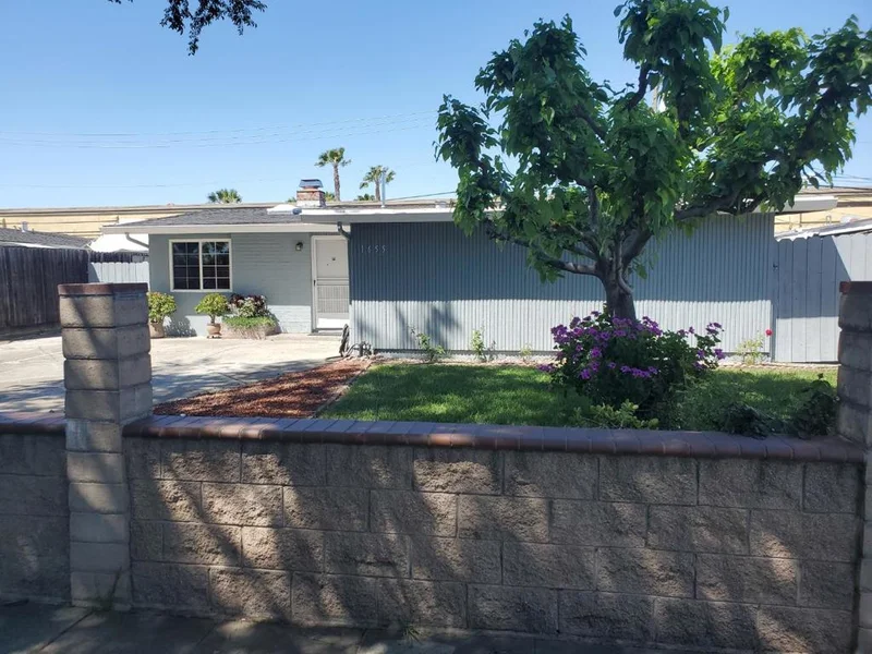 1655 Marsh Street photo 2
