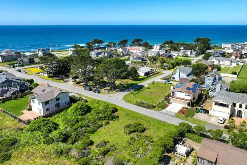 Photo 2 of 121 Bernal Avenue