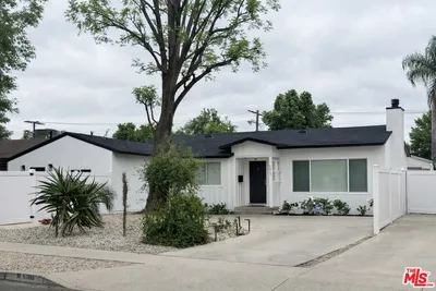 7013 Andasol Avenue photo 2