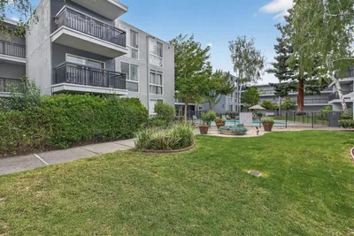 183 Del Medio Avenue 310 photo 2