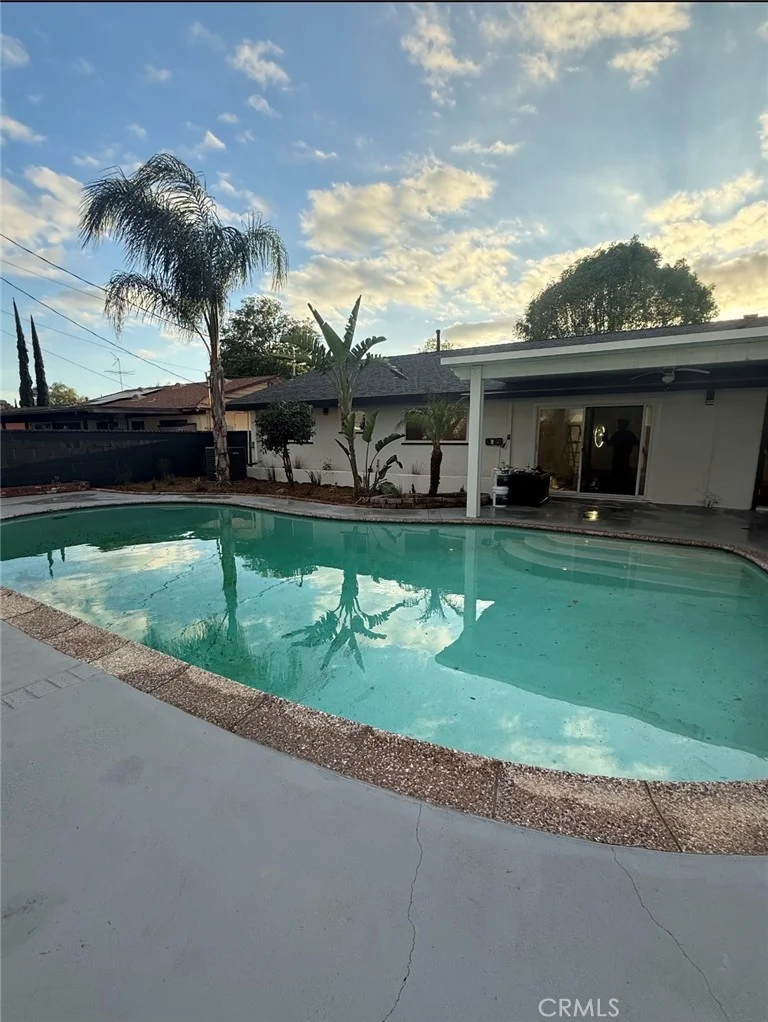 8800 Comanche, Winnetka, CA 91306