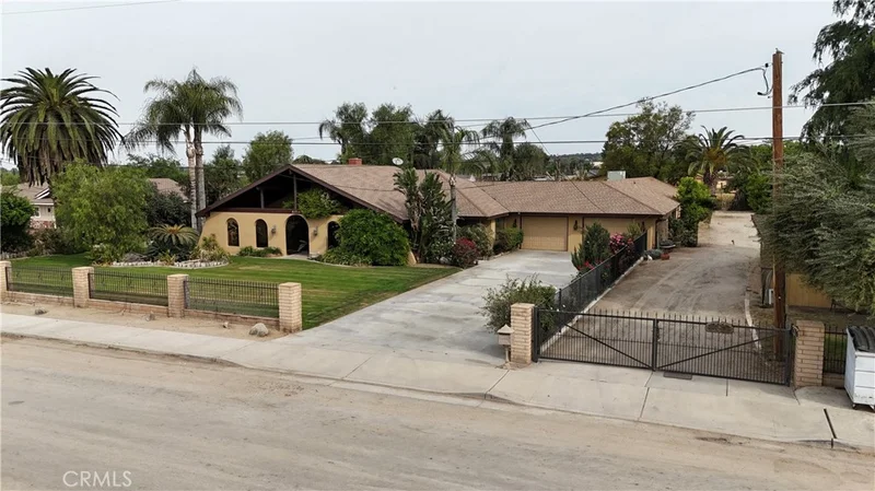 6016 E Texas photo 2