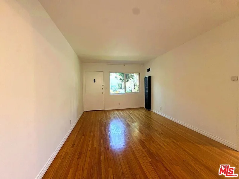 Photo 2 of 110 S Rampart Boulevard 3