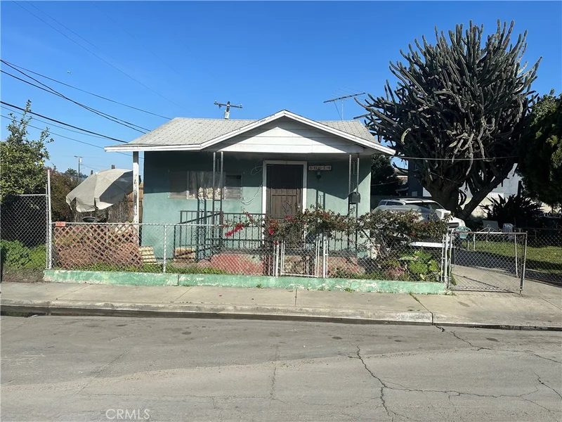 10814 Watts Avenue photo 2