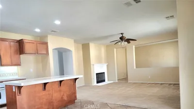 3019 W Newgrove Street photo 2