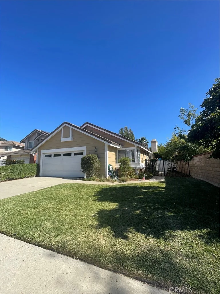 Photo 2 of 2710 S Rockridge