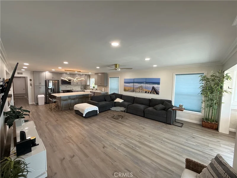 1174 E Ocean 10 photo 2
