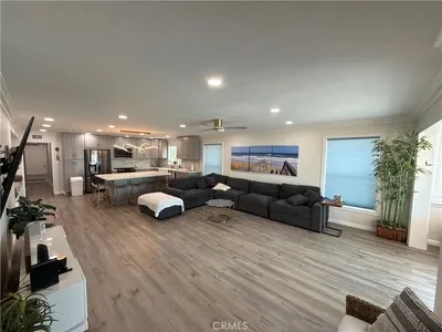 1174 E Ocean 10 photo 2