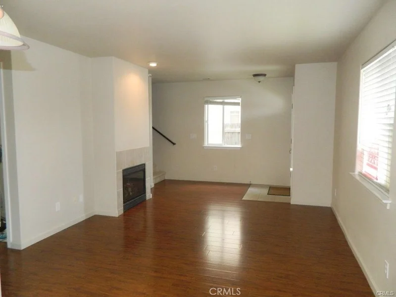 Photo 2 of 1093 Belridge
