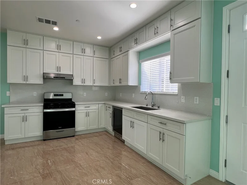 714 S 8th photo 2