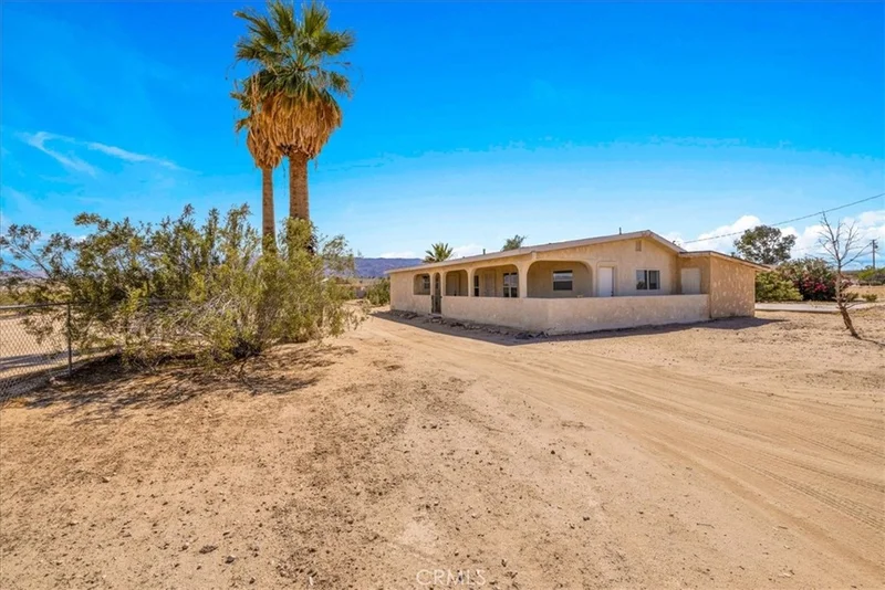 Photo 2 of 4611 Oasis