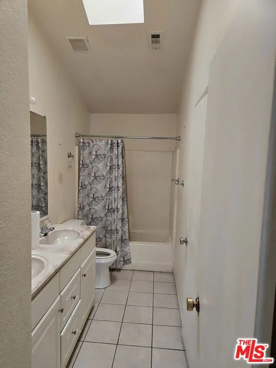 Photo 2 of 45039 Rachel Avenue