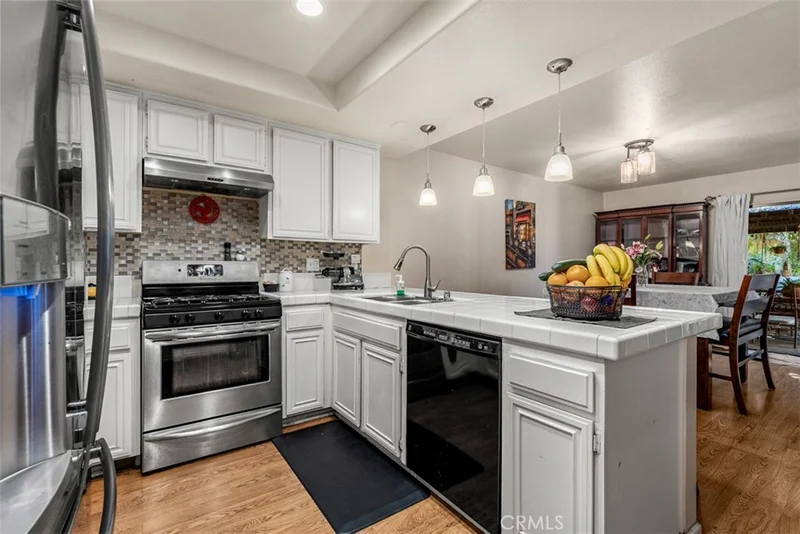 2502 N Tustin C photo 2