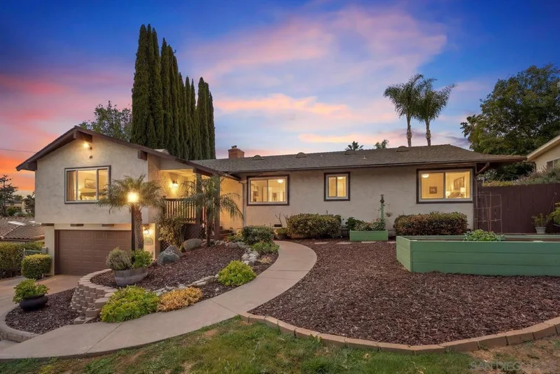 1845 Country Ln, Escondido, CA 92025
