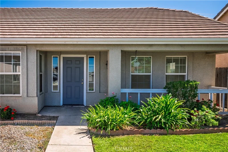 2658 N Drake photo 2