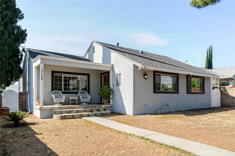 17268 San Fernando Mission Boulevard photo 2