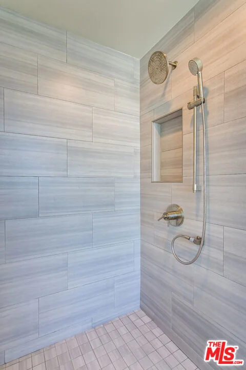 613 6TH Avenue photo 2