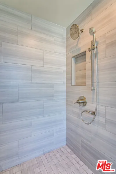 613 6TH Avenue photo 2