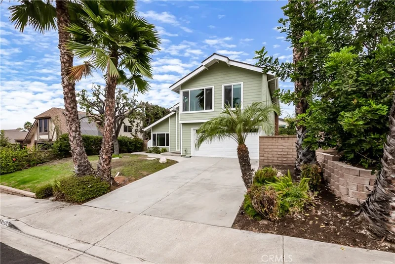 Photo 2 of 25512 Alisal