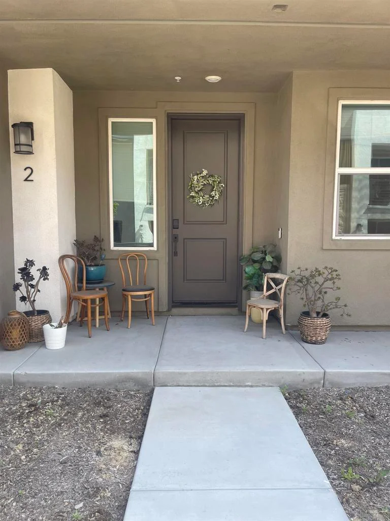 789 Vada St 2 photo 2