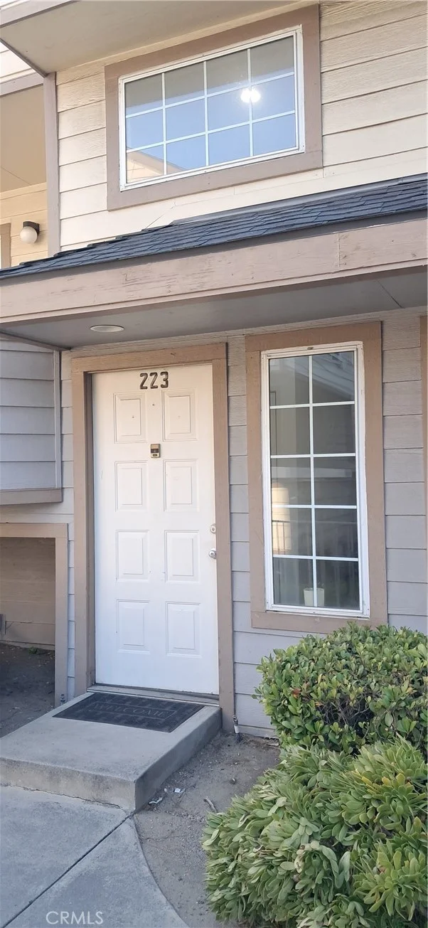 11150 Glenoaks Boulevard 223 photo 2