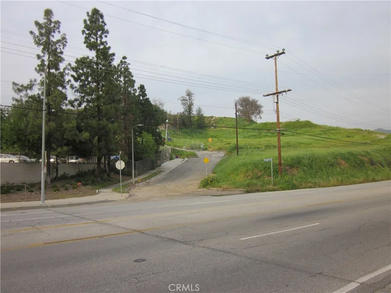 Photo 2 of 11819 Kagel Canyon