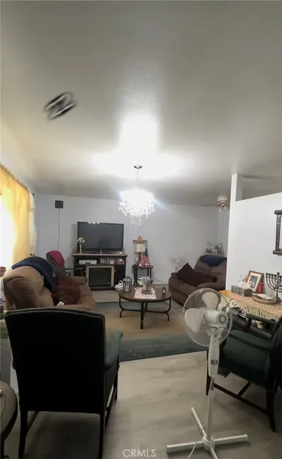 913 Cherry Hills Drive photo 2