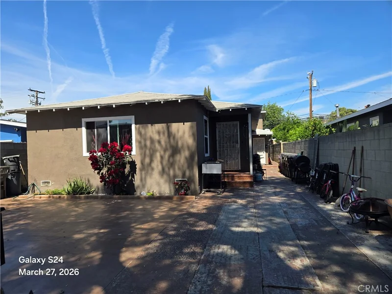 1629 W 19th photo 2