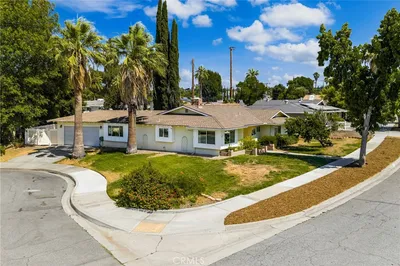 527 Nottingham Drive photo 2