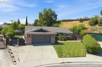 1004 Thomas Ct