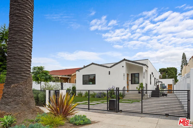 2911 S Rimpau Boulevard 2909 photo 2